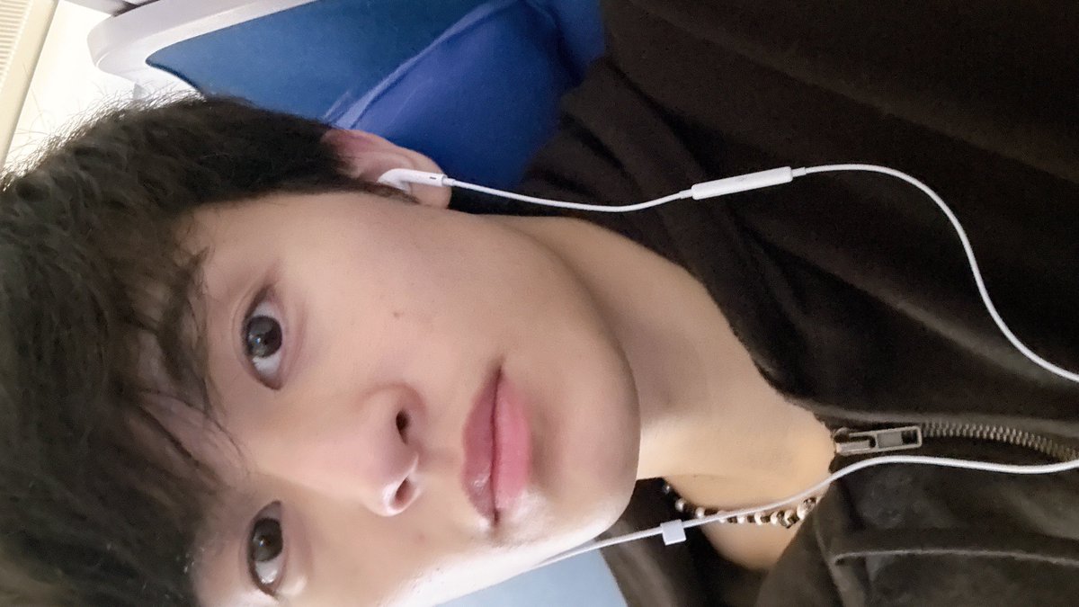 onyourmrkie's tweet image. ♬˚⋆.✮🎧✈️˚.⋆