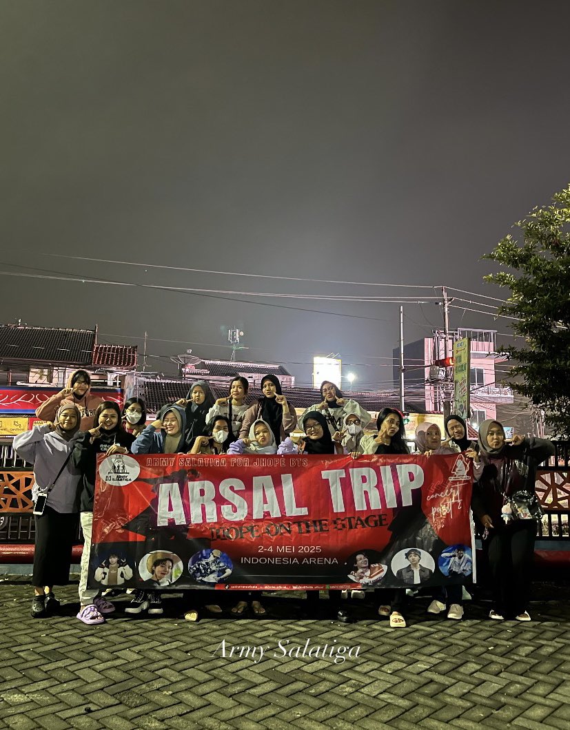 SalatigaArmy's tweet photo. Ofc, kita kemarin juga open trip untuk Hope On The Stage Tour in Jakarta🤩💜 https://t.co/E3FDIZdptr