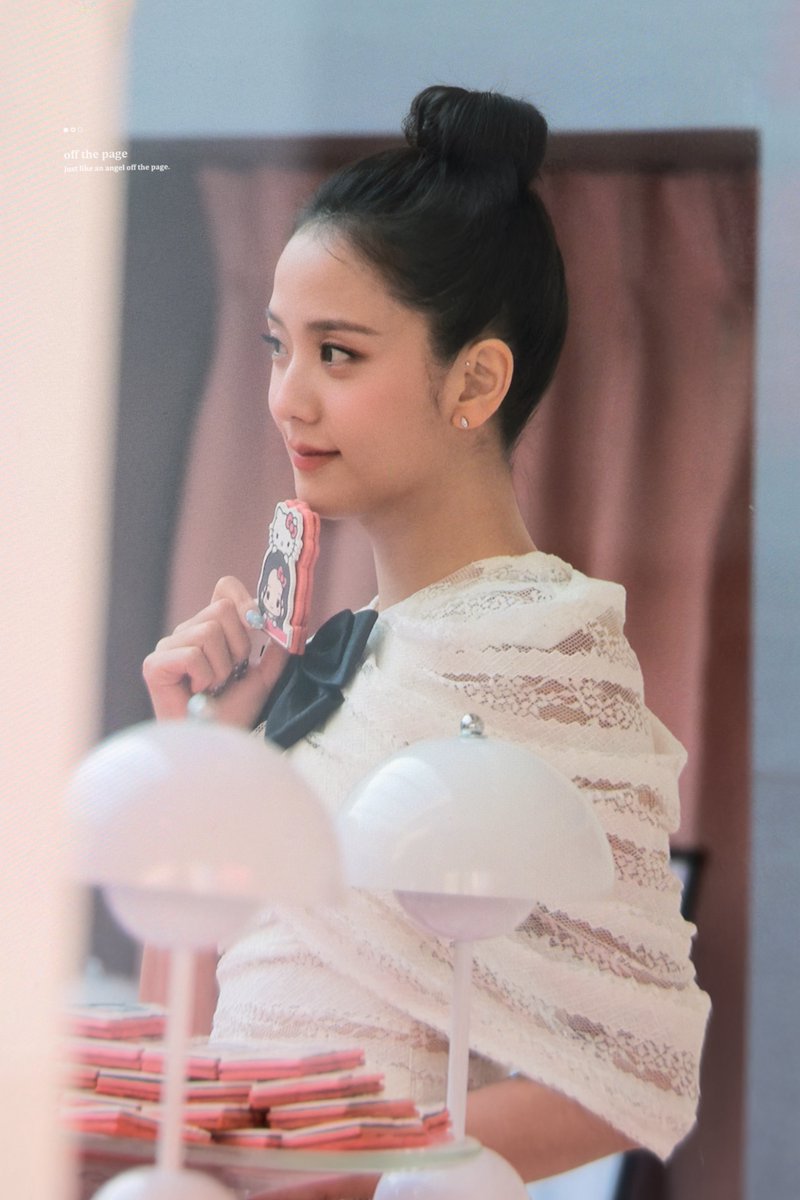 Off the Page🫨💓 tweet media