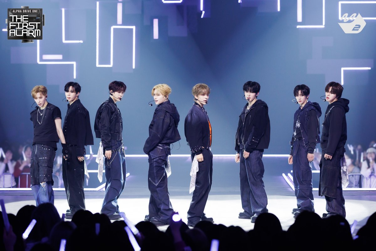 M2MPD's tweet image. [📸] ALPHA DRIVE ONE(알파드라이브원) - FREAK ALARM

▶ youtu.be/A2ikasvWpwo
 
#ALD1_DEBUTSHOW
#ALPHADRIVEONE #알파드라이브원 @ALD1_official