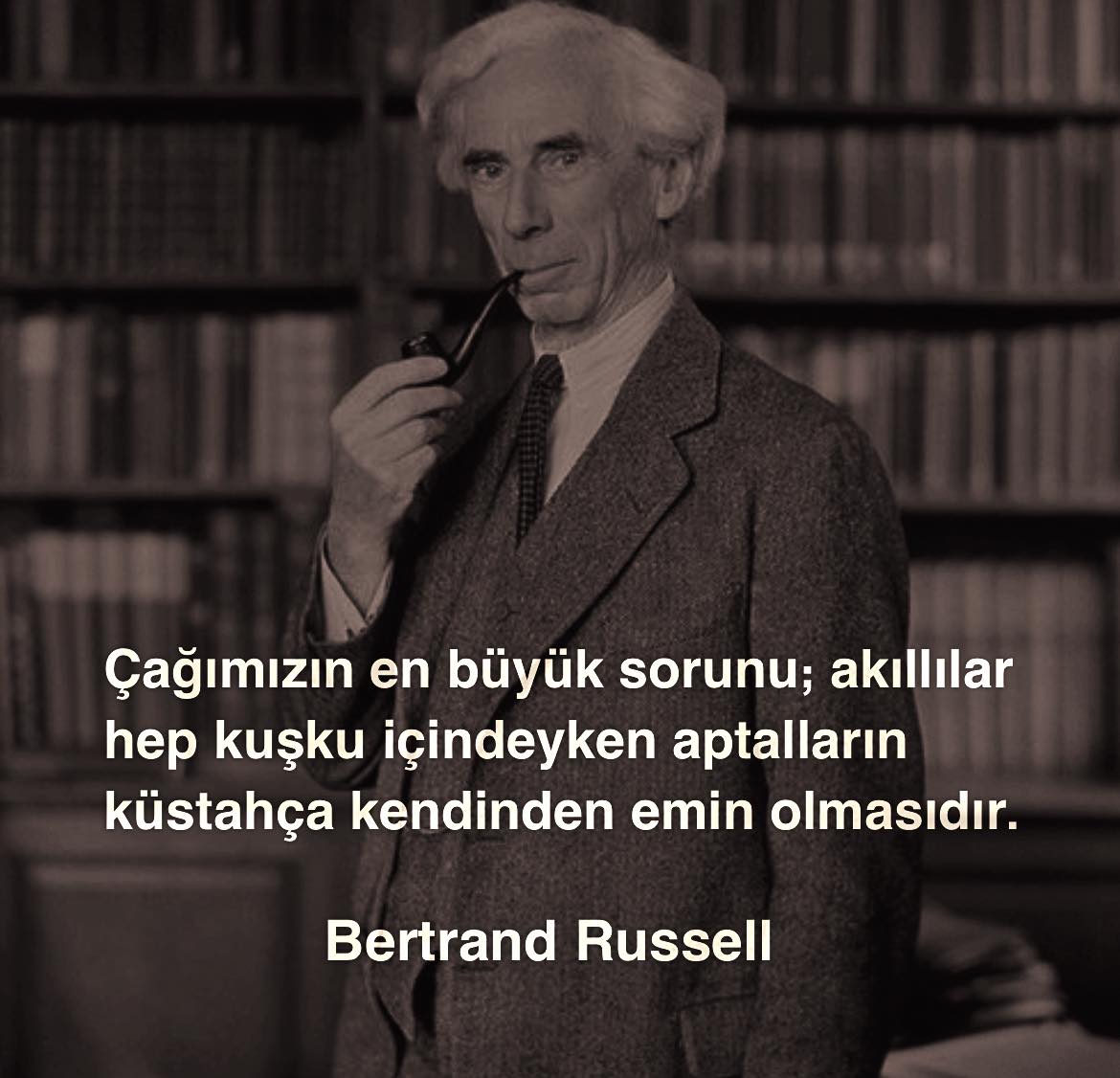 • Velilerin, öğretmenler hakkında CİMER’e yazdığı şikayetler:

✅ Dün saat 23.30’da ödevle ilgili soru sordum. Hoca hanım çevrimiçi olduğu halde cevap vermedi, görüldü attı.

✅ Hoca kırmızı kalemle hata düzeltiyormuş. Kırmızı renk şiddeti ve kanı çağrıştırıyor. Çocuğumun