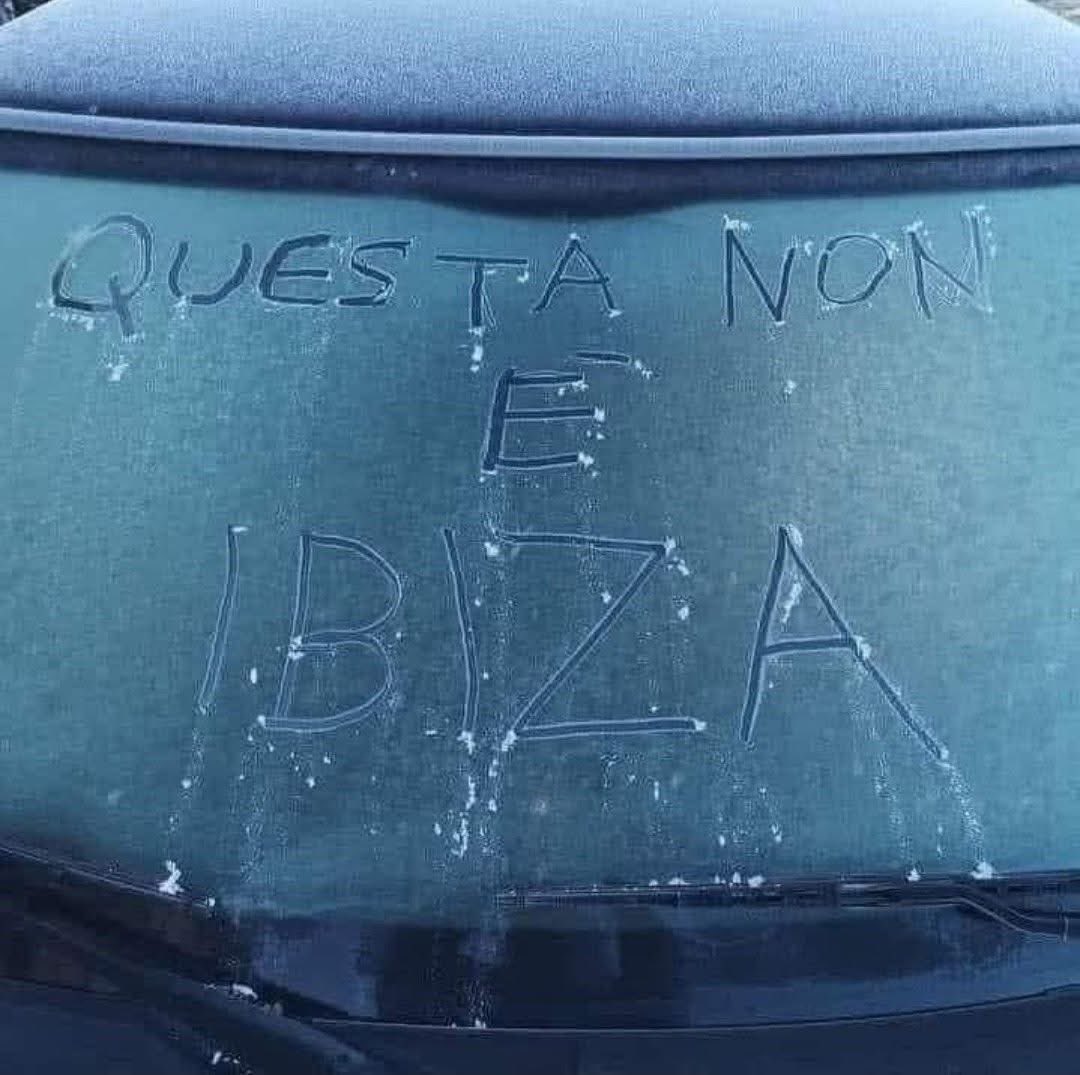 anto8301's tweet photo. Buongiornissimo ☕️😂😂😂💖 https://t.co/LhzVf840mO