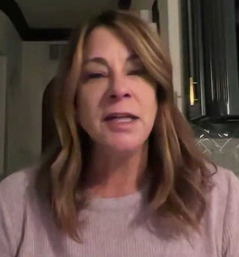 Antunes1's tweet image. They say the person you marry is the most important decision of your life.

Many times, men, as their wife ages, get drawn to younger, hotter women, leaving behind the one who’s been with them since the beginning.

Scott Adams is a great example. In his last days of life, his…