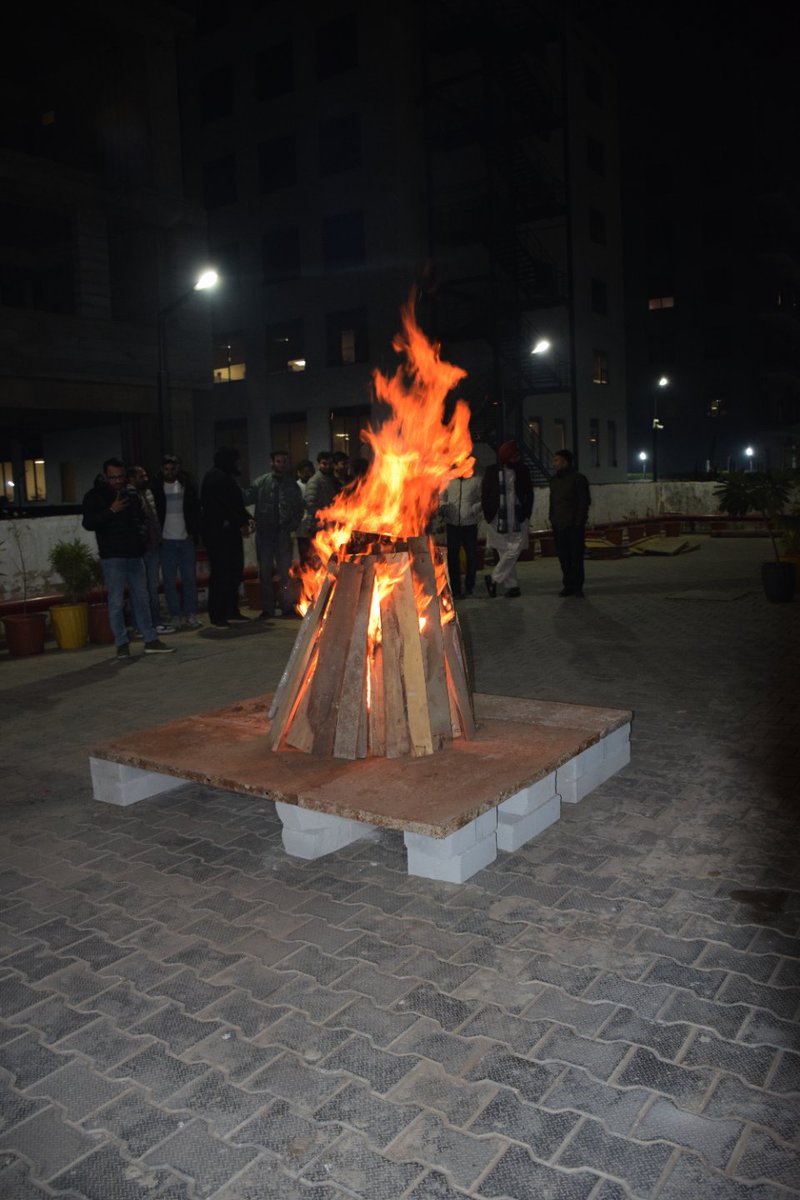 mastersoftwares's tweet photo. Celebrating the spirit of Lohri with warmth, joy, and togetherness at Master Software Solutions 🔥🌾
Wishing prosperity, positivity, and new beginnings to all. Happy Lohri!

#HappyLohri #Lohri2026 #MasterSoftwareSolutions #FestiveVibes https://t.co/KO8xihQPrZ