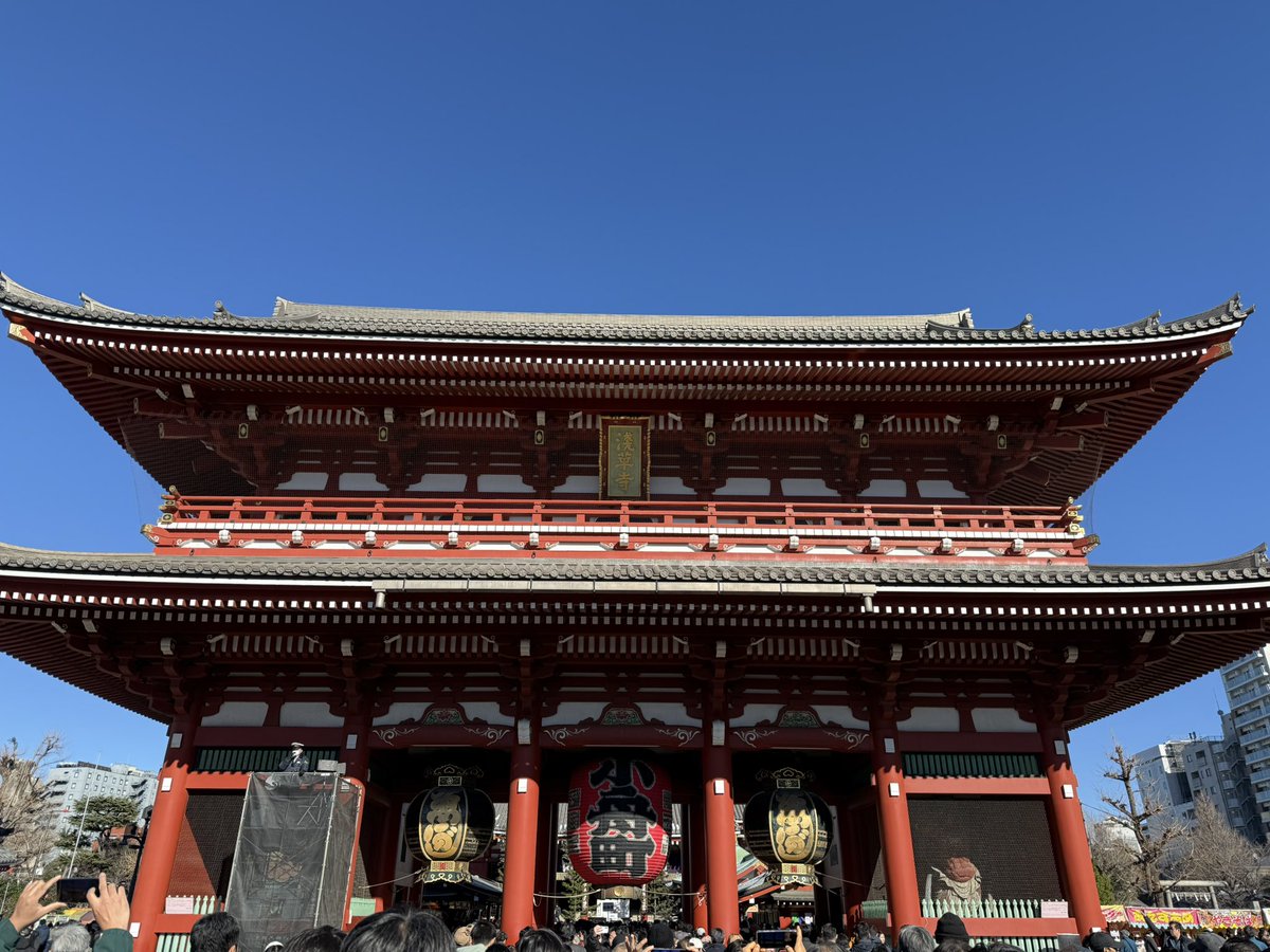 junaaadayo's tweet image. お正月浅草行ってきた
みかん飴で歯欠けた🦷(もう直してもらった)