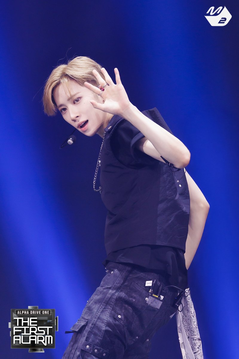 M2MPD's tweet image. [📸] ALPHA DRIVE ONE(알파드라이브원) - FREAK ALARM

▶ youtu.be/A2ikasvWpwo
 
#ALD1_DEBUTSHOW
#ALPHADRIVEONE #알파드라이브원 @ALD1_official