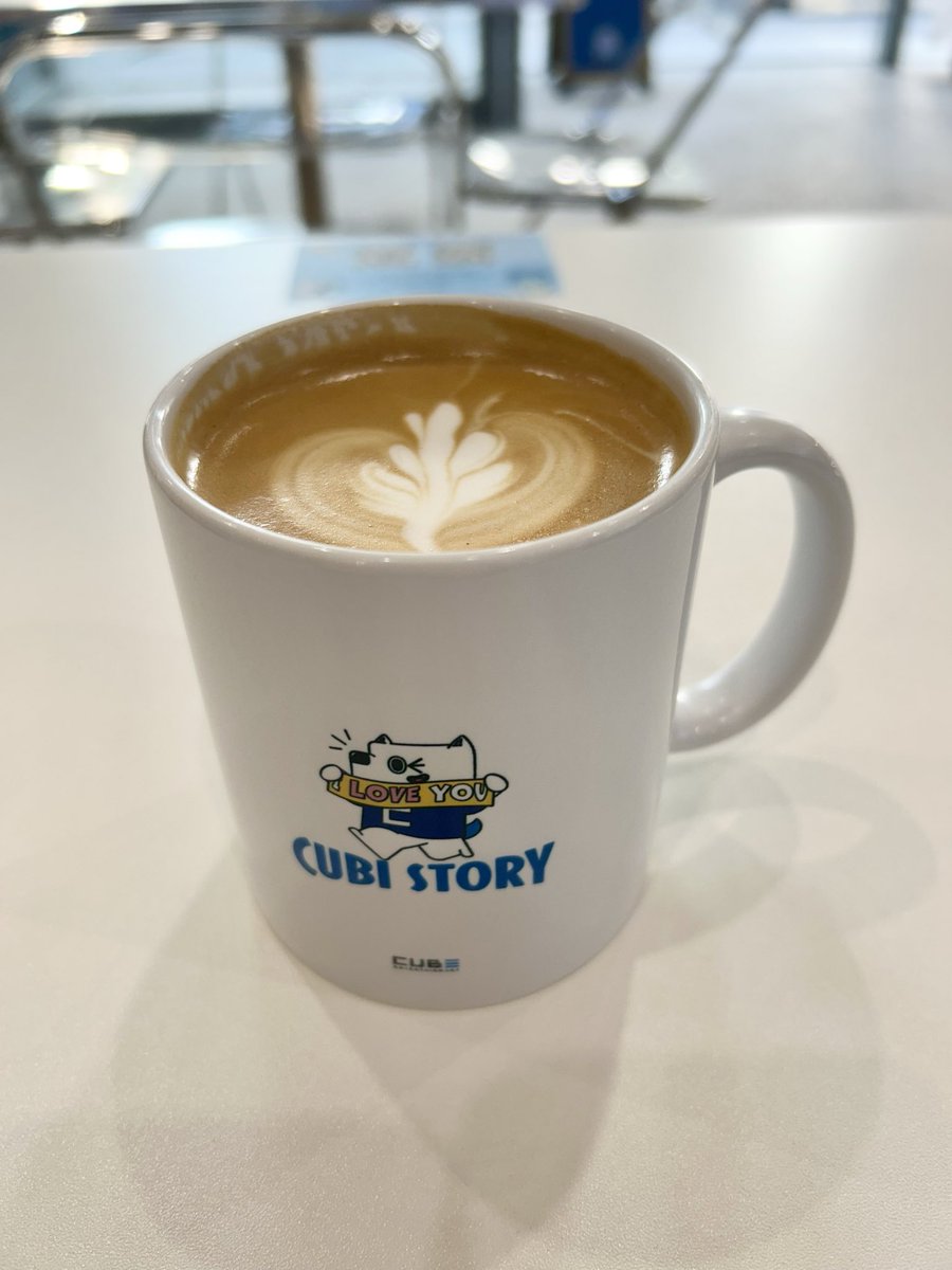 hyukjean_jang's tweet photo. ソウルのホットプレイスになったソンスは昔は古びいた靴工場が集まっていた街だった。人生は面白い。何がどうなるか予想し難いから。
#ソンス #boxofchocolate https://t.co/mmLjTpPZDr