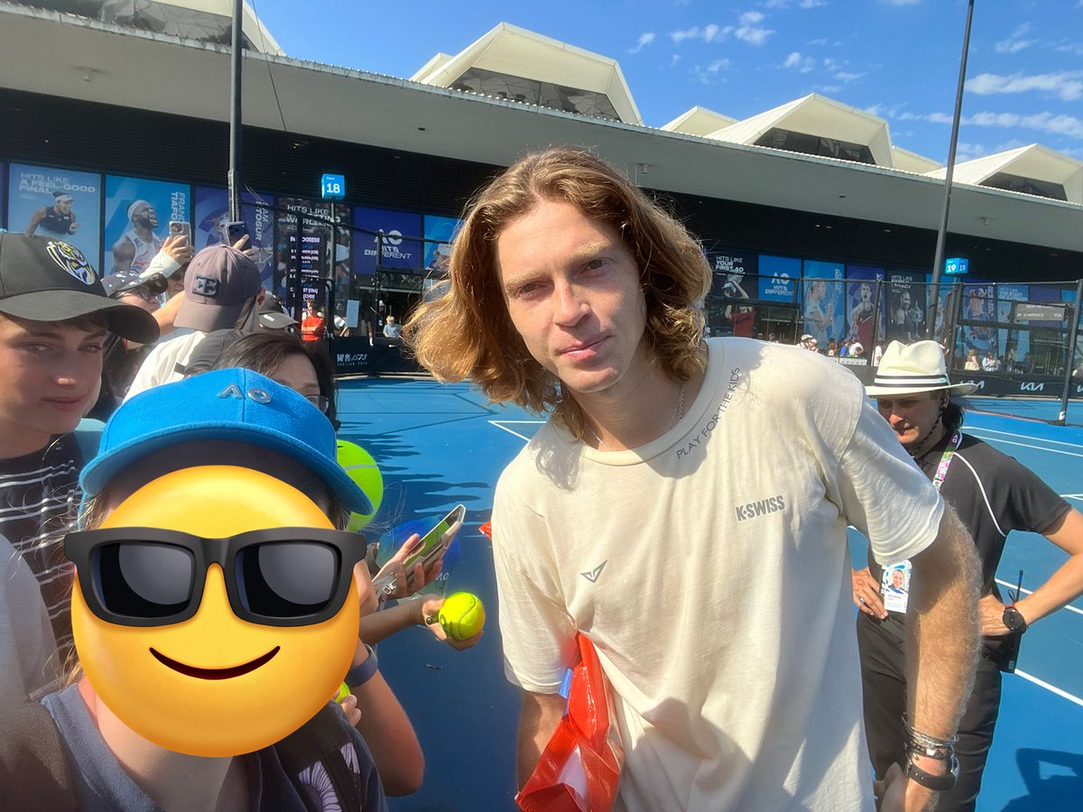 Amekingdra's tweet image. Thank you Rublev :))) He really does always sign for everyone