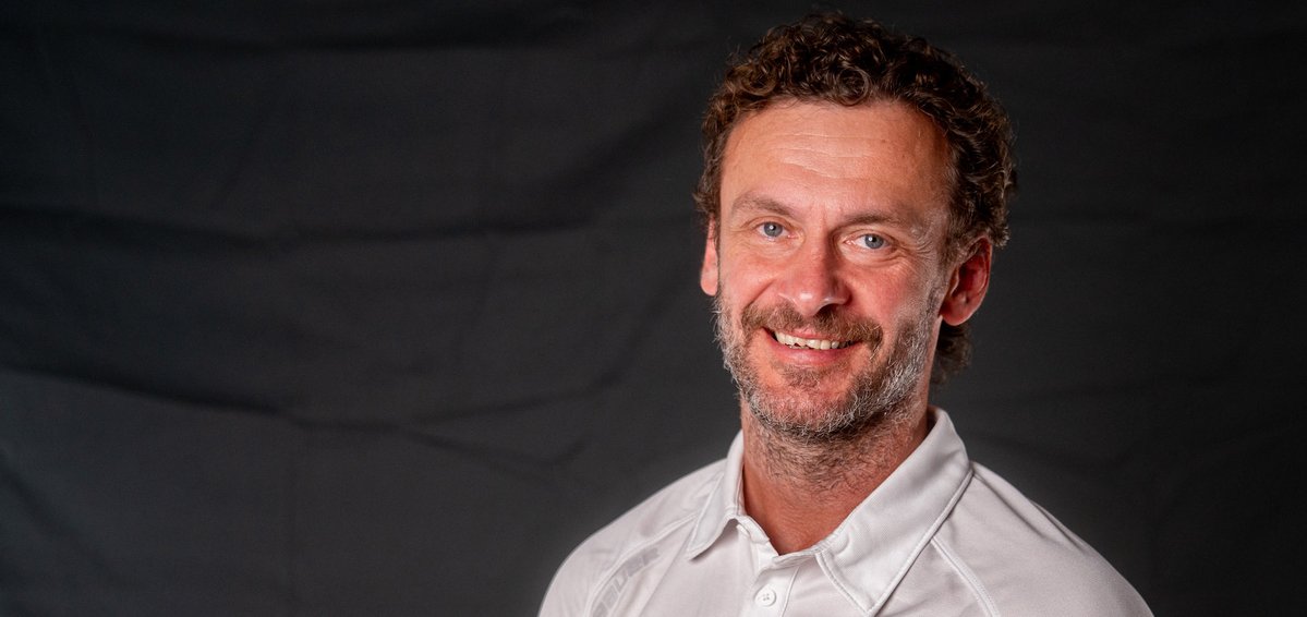 StopBarazi's tweet image. Dle APK asi další “pomýlený” názor že?

“Uzavřené soutěže se trošku bojím. Ve Finsku to uzavřeli a týmy, které neměly šanci na lepší výsledek či play off, už od půlky soutěže rozprodávaly kádry a uvolňovaly své nejlepší hráče. Ty zápasy pak mají horší úroveň. říká Viktor Hübl