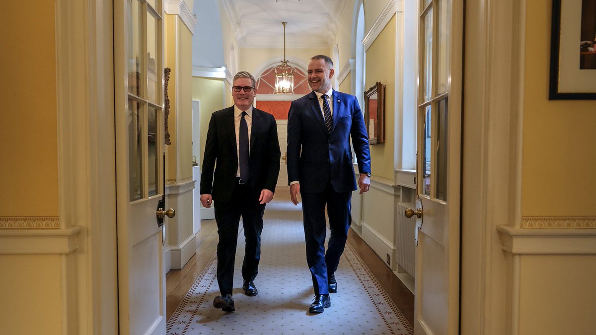 🇬🇧„Prezydent Karol Nawrocki zrobił wrażenie w Londynie nawet na Polakach, którzy na niego nie głosowali, co wynika z ich komentarzy w mediach społecznościowych” - Sławomir Wróbel, prezes stowarzyszenia „Great Poland” <a href="/JasminaNowak/">Jaśmina_Nowak</a> ⬇️
youtube.com/watch?v=_ZWy-E…