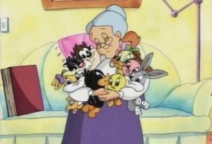 YoStoConTarabas's tweet photo. Pov: É il 2000 hai la febbre i tuoi ti hanno lasciato dai nonni. Accendi la tv e ci sono loro sei felice, e lo sai : https://t.co/QOfd4PjAma
