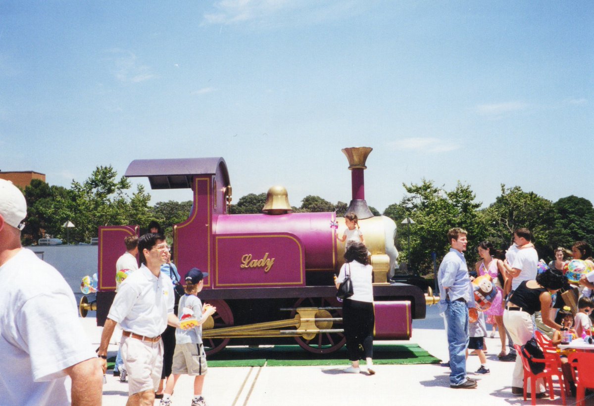 めっちゃ美しいレディー😭太陽の下で最高に輝いている!