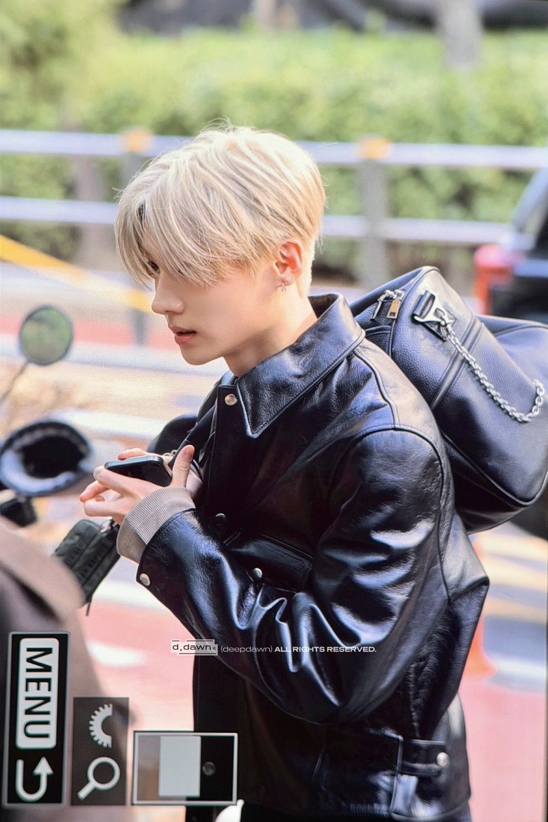 508luv's tweet image. 가죽자켓 입으니까 ㅈㄴ 남자 ..