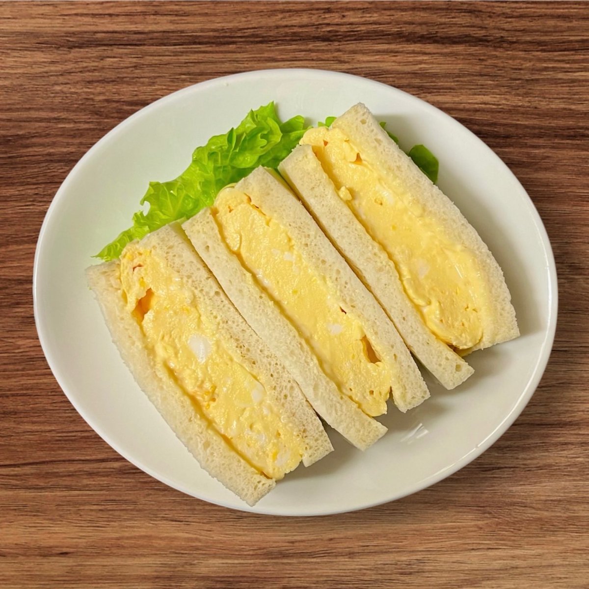 BAR鶴亀は、16時からオープンしています。

仕事終わりの方や観光客の方々などたくさんの方にご利用いただいてます。

さらに16時から19時までハッピーアワーで通常よりもグッと安く飲めます。

ハッピーアワー限定厚焼きたまごサンドをビールで流し込めば心もハッピーです。

早い時間も是非！