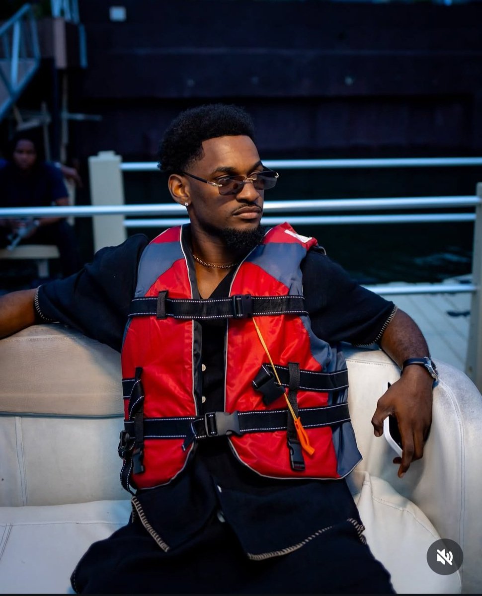 AjatoSophi21168's tweet image. Yayyyy💃💃
I can't keep calm😭
Today is Big T birthday 🔥
My one and only Tophizzy
Happy birthday Topher🎂,I pray that the Lord continues to strengthen you and grant you all your heart desires according to his will🙏🙏
Have a great one🤭🔥
HAPPY BIRTHDAY TOPHER
#T26
#TopherBassey