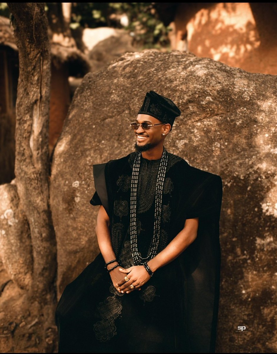 AjatoSophi21168's tweet image. Yayyyy💃💃
I can't keep calm😭
Today is Big T birthday 🔥
My one and only Tophizzy
Happy birthday Topher🎂,I pray that the Lord continues to strengthen you and grant you all your heart desires according to his will🙏🙏
Have a great one🤭🔥
HAPPY BIRTHDAY TOPHER
#T26
#TopherBassey