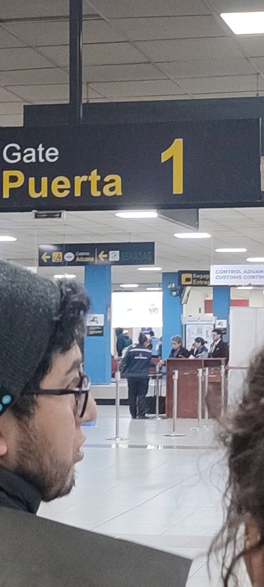 Seguimos haciendo vigilia...2:40am😴😴😴