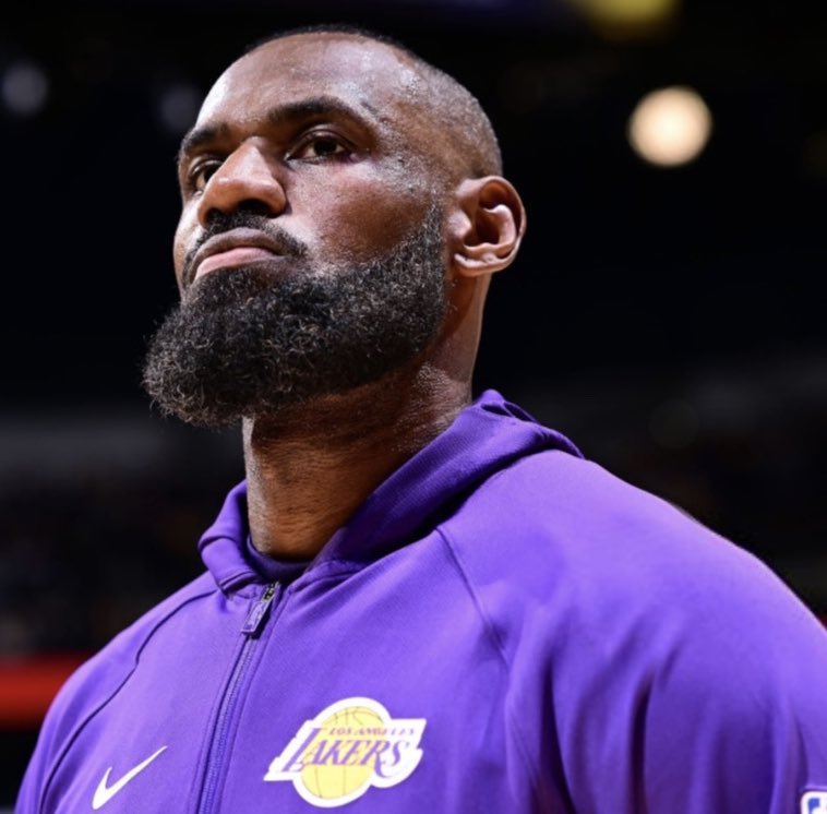 LakeShowYo tweet media
