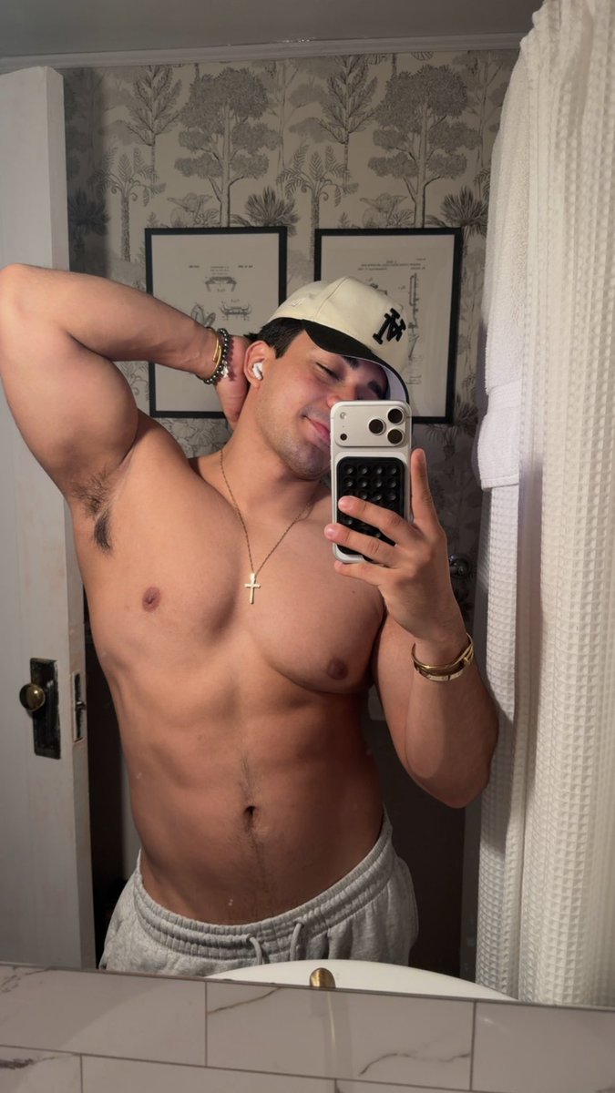 ajbacaro's tweet image. good night x