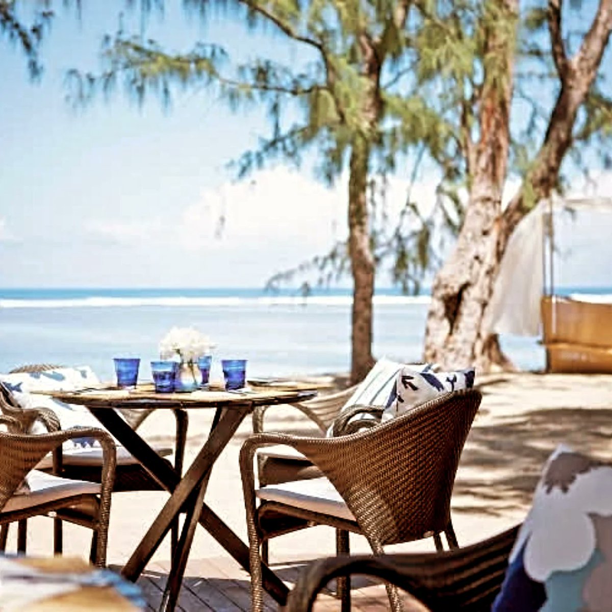 Hashtag_Hol_ZA's tweet photo. ‼New Year, New You ~ Escape, Recharge, Renew‼
How's that #WishlistWednesday looking?
💫 Don't Wish It - Here's your chance to DO IT ...
Lux Saint Gilles, 5* Reunion Island 🇷🇪
5 Nights from R28 590 pps
Validity: 01 Jun – 09 Jul 2026
https://t.co/SVCNyzQKwA
TsCs https://t.co/jj7Uxk5Ubi