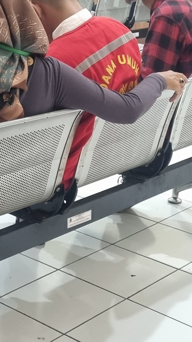 nangisin kawan-kawan dan orang tua yang masih berjuang sejak AGUSTUS tahun kemarin, mereka tegar bgt ya allah  🥹 geura uih barudak #bebaskankawankami (hari ini agendanya sidang putusan)