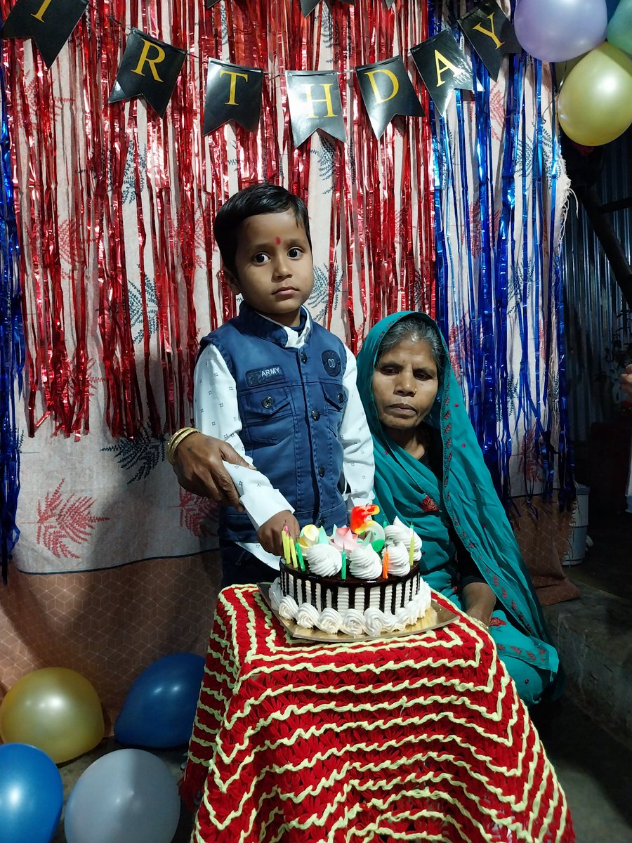 arjun_vishw's tweet photo. मेरे बेटे का जन्मदिन है 5 साल पूर्ण हुए आप सभी बड़े बुजुर्गो से आशीर्वाद की कामना 
करता है 
भगवान मेरे बेटे को हमेशा खुश रखे 💫💯
Happy birthday priyanshu 🎂
💯🥳🎊🎉 https://t.co/FVFefDUkTf