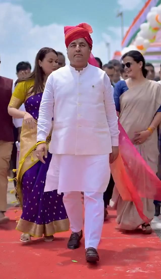 babudhaka29's tweet photo. सोच बड़ी हो, तो परिणाम भी बड़े होते हैं।
हर विभाग में सक्रियता, हर योजना में गति—
गुड़ामालानी और धोरीमन्ना के सर्वांगीण विकास का भरोसा।
नाम ही काफ़ी है—
के. के. विश्नोई जी।
#केके_विश्नोई https://t.co/VgPtVHB1I3