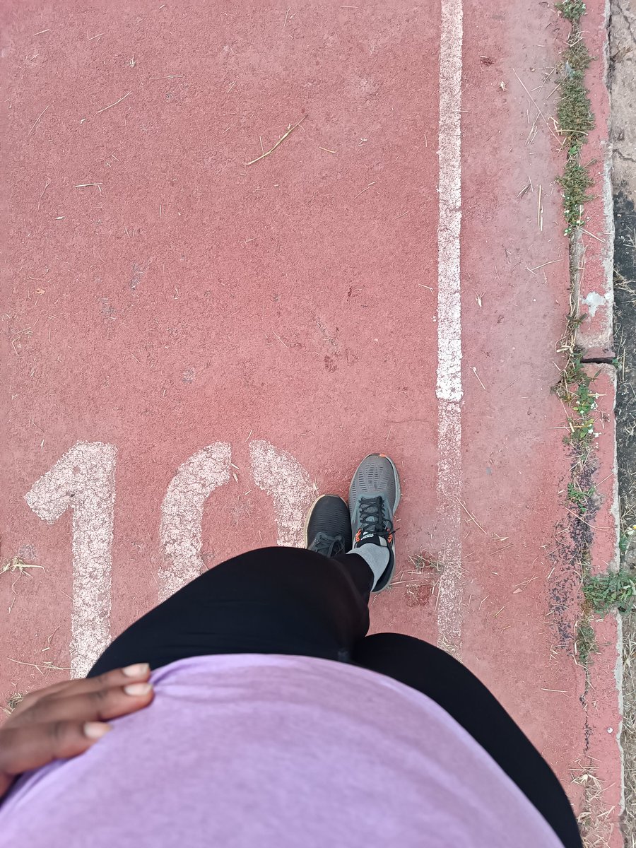 realria001's tweet image. #Day7 of beating my PB.
(Even tho I couldn't finish my program 😔)

Walk with me.

#Riastrainings