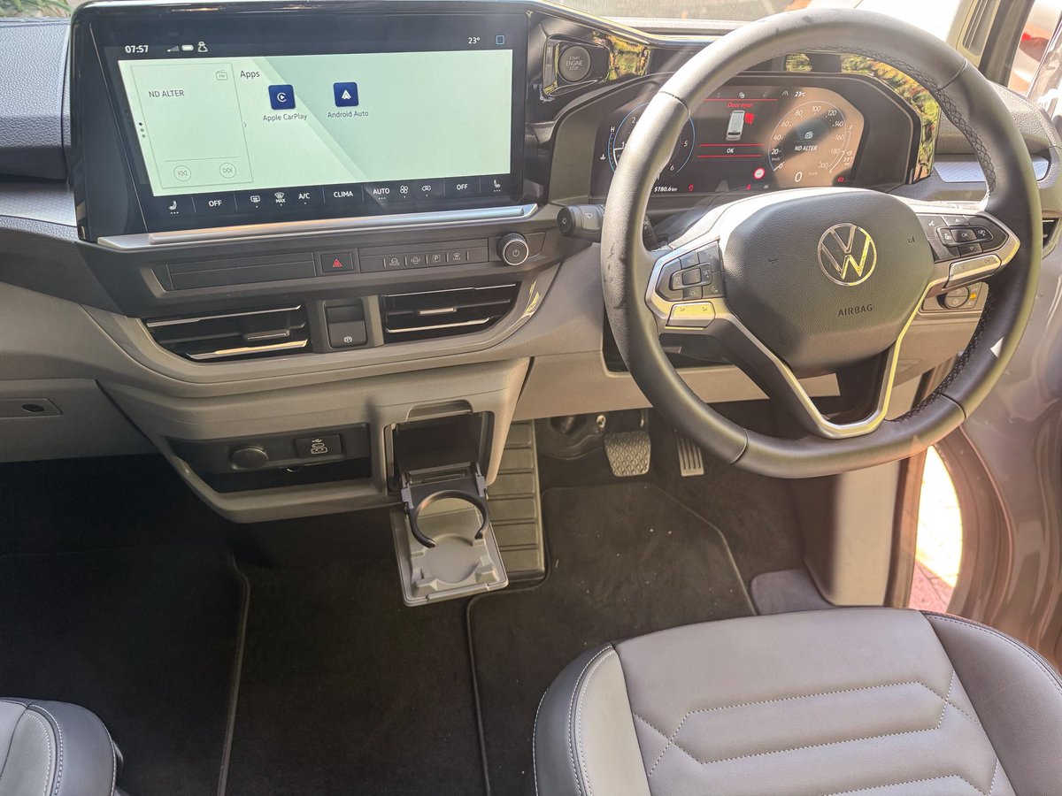 This week, we’re spending time with the all-new Transporter Kombi. Visually, it retains a familiar Volkswagen design language, but it’s distinguishable from its predecessor thanks to the new LED lighting and a wider grille. Inside, the cabin…
#VWSA #TransporterKombi #KOWGarage