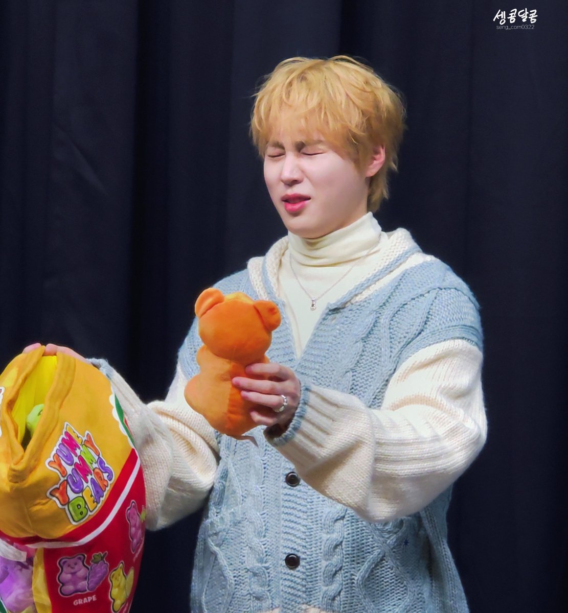 seng_com0322's tweet image. 260111 위드뮤 대면 하성운

영원한 하늘 아기💛

#하성운 #HASUNGWOON