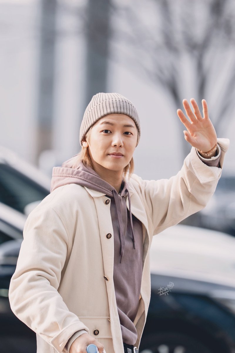 boice_chiuchiu's tweet image. 260114 컬투쇼 퇴근길
#정용화
#강민혁 
#이정신 #cnblue #jungyonghwa #kangminhyuk #leejungshin @JYHeffect