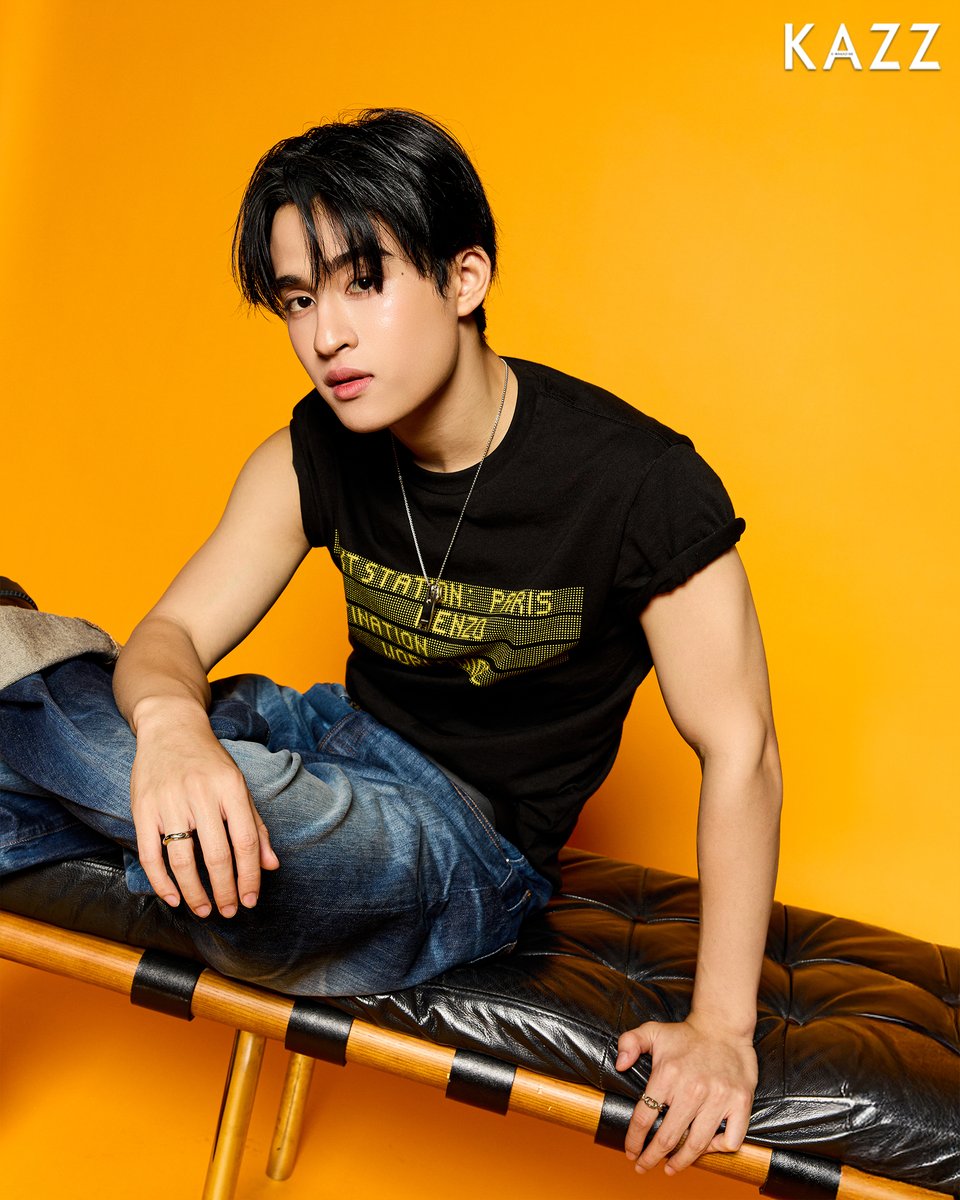 Kazzmagazine's tweet image. #CLO_VER #คนคุ้นคอยCLO_VER
@BarcodeTin #barcodetin

สัมภาษณ์สุด Exclusive กับ 4 หนุ่มที่ไม่เคยพูดที่ไหน สามารถรับชมได้แล้ววันนี้ทาง YOUTUBE : youtu.be/xmHy1y2toPg

🍀ภาพเพิ่มเติม : kazz-magazine.com/170379-2/

#KAZZMAGAZINE