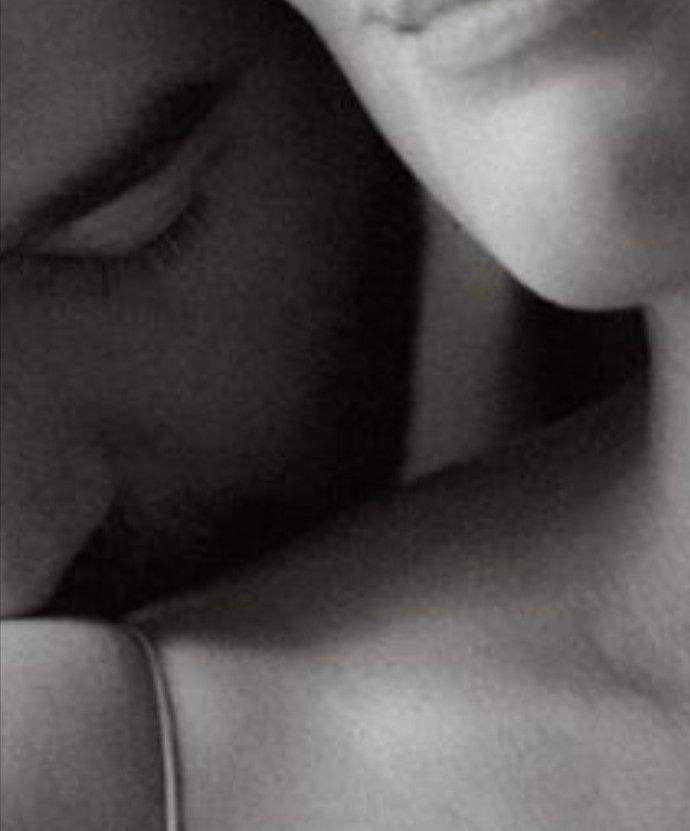 TuIntravenosa's tweet image. A la vida me has regresado!! 
en forma de un beso. 🥰

¡Feliz Miercoles!. ✨