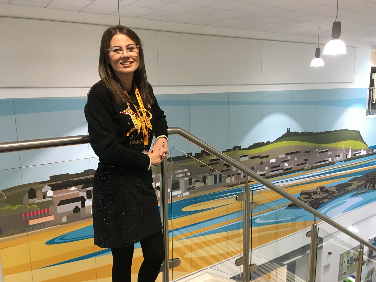 CUScarborough's tweet photo. A #Scarborough nurse who cut short her maternity leave to help patients during the COVID-19 pandemic is now teaching the next generation of #NHS workers at our campus.

Read Sophie's story here: https://t.co/jwtSsGFGtL https://t.co/nb7sO5UQwU