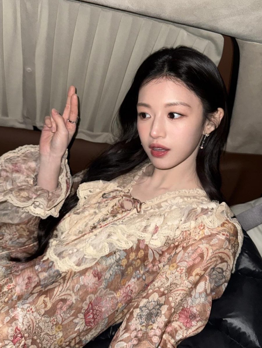 어 고윤정 너 존나 예쁜거 축하해