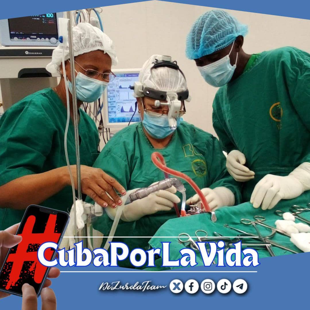 cubacolabora's tweet photo. "La mejor medicina es la que previene". Bajo esa máxima del Dr. Matos y el ejemplo de nuestros mártires, la Brigada Médica Cubana se mantiene en pie de lucha junto al pueblo venezolano. ¡Venceremos! ✊🩺#CubaConVenezuela #CubaPorLaVida @cubacolabora https://t.co/ecWTEzHtqL