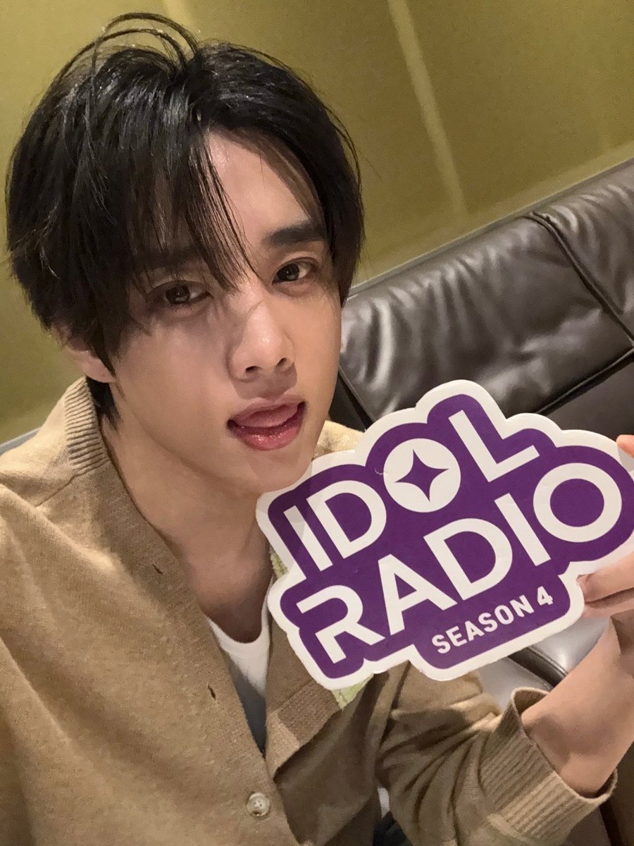 idolradiokorea's tweet image. 아이돌 라디오4 #ep189 LNGSHOT (DJ 선우)와 함께하는 스트리밍 방송이 시작됐습니다
📲 아이돌 라디오 유니버스 공식 Youtube 채널에서 라이브 스트리밍
youtube.com/live/9Psqh7A2K…

@THEBOYZ_officl
@LNGSHOT4sho

#MBC #IDOLRADIO #아이돌라디오 #더보이즈 #선우 #LNGSHOT #롱샷