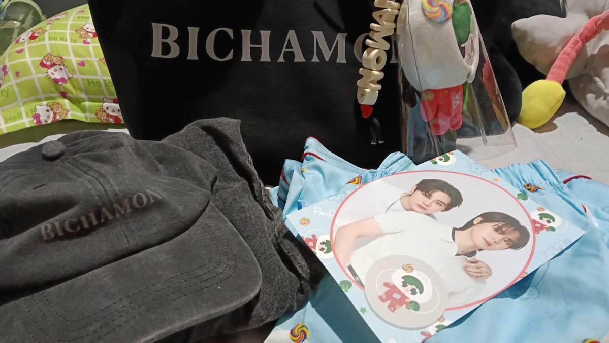 bbpp_far's tweet image. it's arrived!!! finally a long waitttt. i even got the FREEGIFT from @BichamondTH. and it's beautiful!! the paody pyjamas tooo!!! i love it! thankyou @ShopTheHap for helping me out!!!❤️☺️