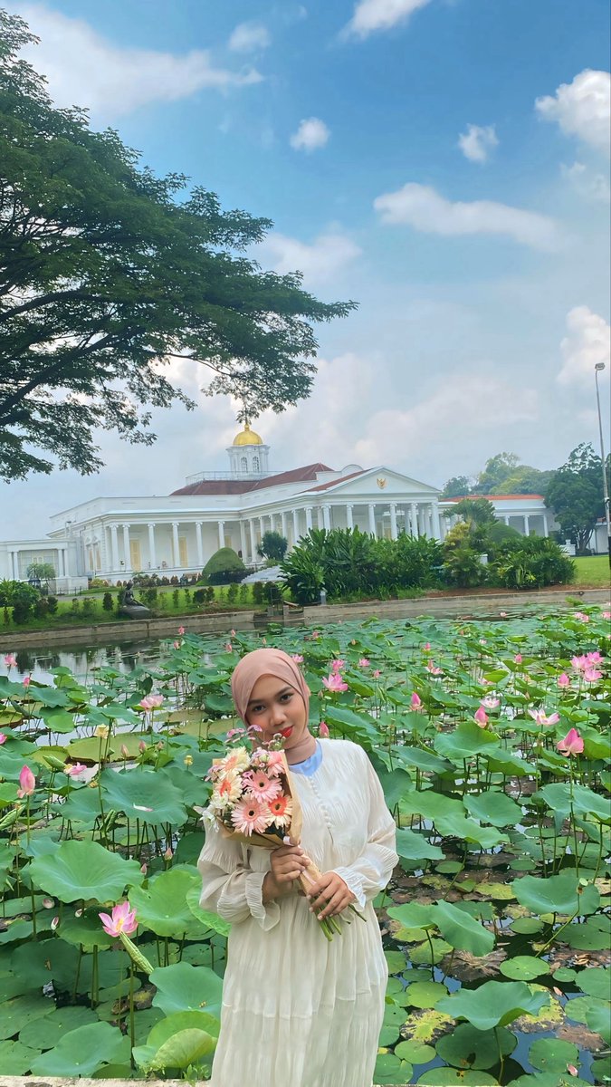 sweetirthings's tweet image. Lagi suka banget sama outfit yang kelihatan manis, adem, dan effortless. Kali ini aku mau review outfit yang aku pakai ini dan jujur… cakepnya di luar ekspektasi 🤍

👇 lanjut yaa