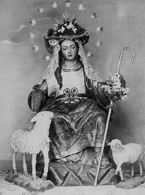 #14Ene 

"Hoy vibra la fe larense
y de Venezuela toda
la Patria Libre te aclama
¡Santa y Divina Pastora!"