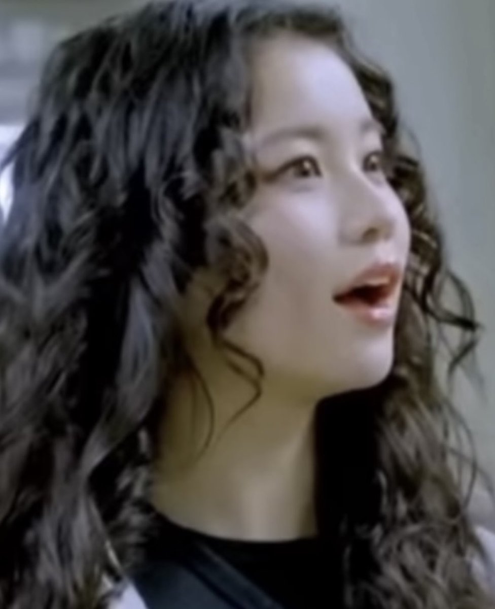 Lsun586's tweet image. KOHARUだけ唯一流行りの猫目じゃないしパーツ丸めなのにメイク映えする、芋にならないのは→鼻が勝ち組、丸顔で顎小さい、広め曲線おでこ、産毛が可愛い、Eライン綺麗、顔面短い頭丸い小さい、口角可愛い、人中短い、歯並び綺麗、首がしっかりある、盛り耐性抜群なのでめちゃくちゃ化けます。