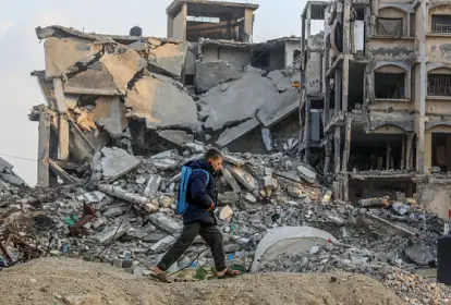 Blogdopavulo's tweet image. Gaza: mais de 100 crianças morreram após cessar-fogo, denuncia Unicef  🌐🚨 

“Um cessar-fogo que continua enterrando crianças não basta”, alertou o porta-voz da agência da ONU.

blogdopavulo.com/gaza-mais-de-1…