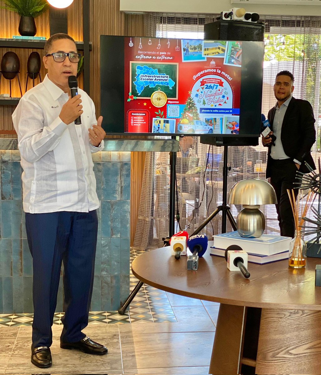 311 escuelas fueron remozadas con mantenimientos correctivos del programa “Navidad en las Aulas 24/7” de la  Infraestructura Escolar periodismoysociedad.net/311-escuelas-f…