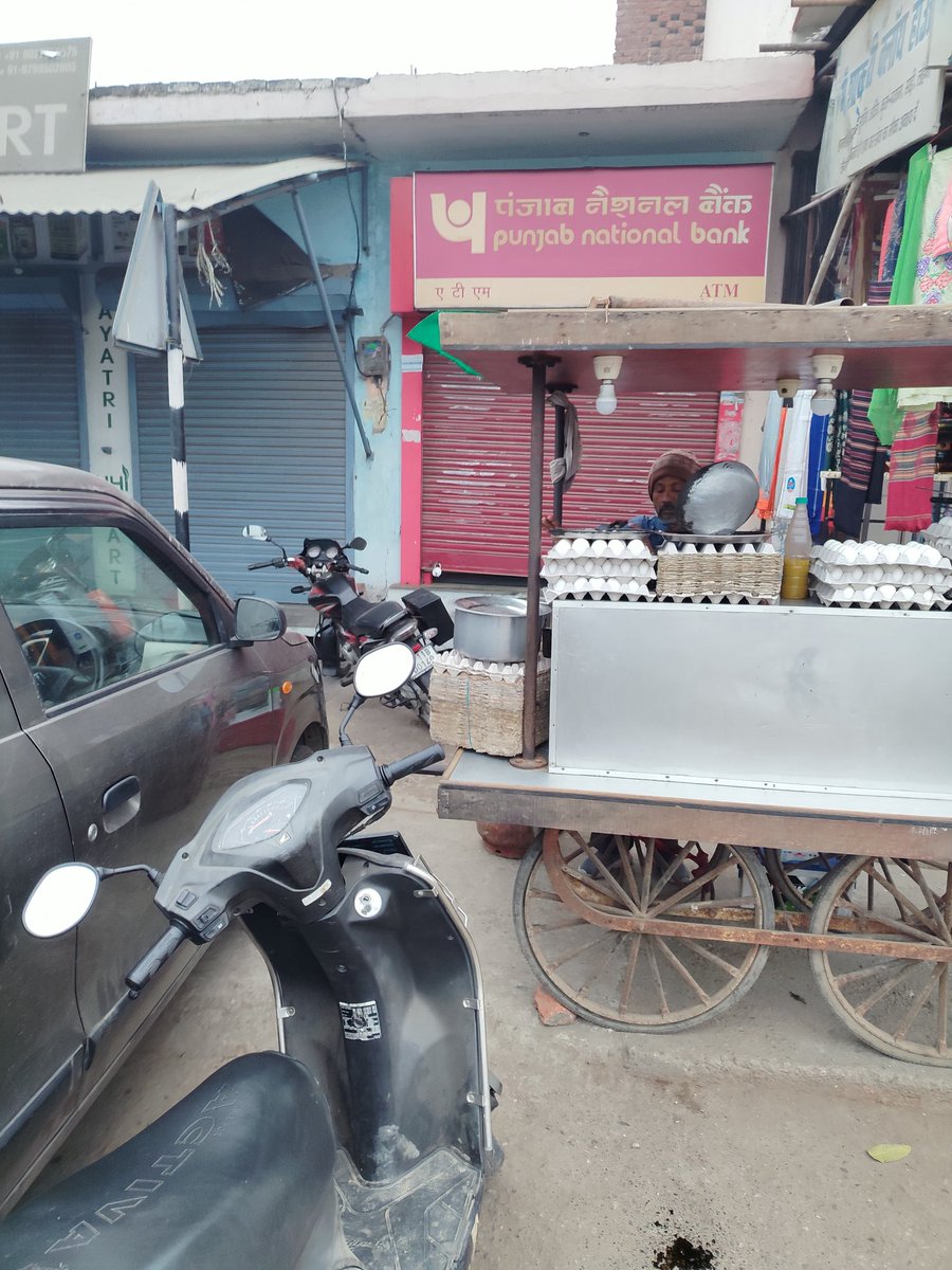 यह एटीएम निकट महाराजा अग्रसेन चौक गांव गागलहेडी जिला सहारनपुर यू पी में स्थित है जोकि ज्यादातर टाइम बंद ही मिलता है जिसके कारण उसके सामने अंडों की ठैली और लोग पार्किंग की तरह इस्तेमाल कर रहे हैं जिससे लोगों को परेशानी उठानी पड़ती है 
<a href="/pnbindia/">Punjab National Bank</a> 
<a href="/TheOfficialSBI/">State Bank of India</a>
