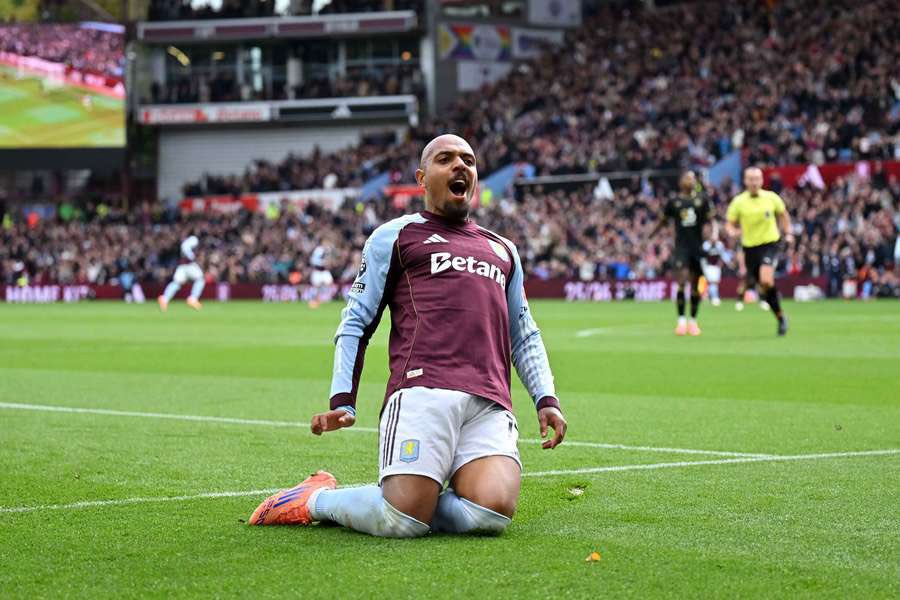 theavfcfaithful's tweet image. Thanks for all the goals and memories, Donny. 🫡💜

𝑴𝒂𝒍𝒆𝒏 𝒂𝒈𝒂𝒊𝒏, 𝑶𝒍𝒆 𝑶𝒍𝒆 🥲