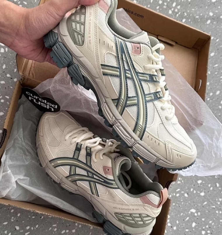 binnssi2's tweet image. The kind of shoes you end up wearing more than you expect💯