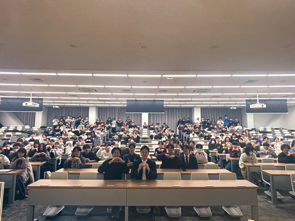 大学でキャリア(会計士受験、営業、本)などについて話してきました。
※簡易な資料ですが、リポストいただいた方にお送りします！