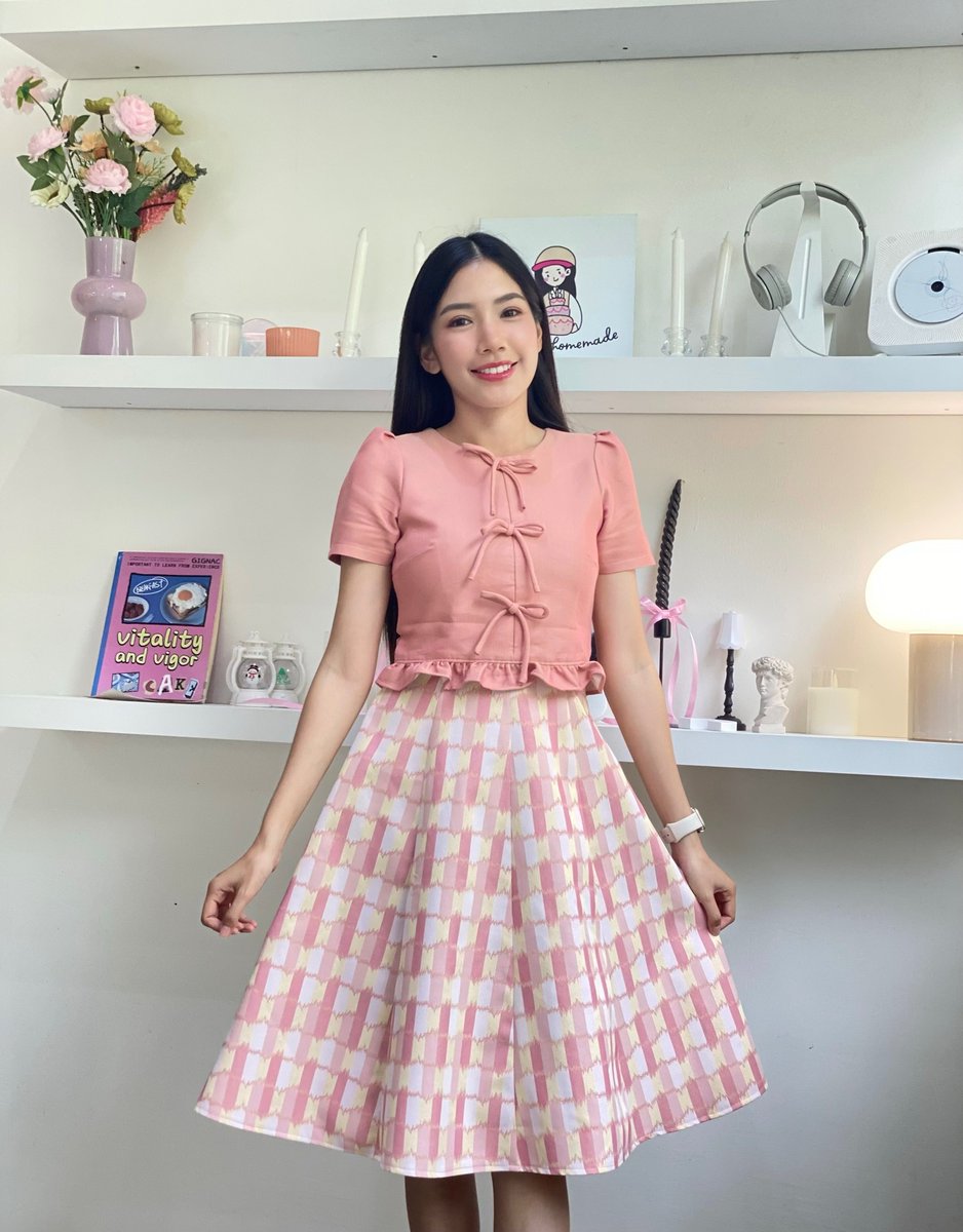 OHO1042037's tweet photo. #ถึงหนูจะไม่สวยแต่อย่างน้อยก็ได้ชุดสวยค่ะ🤣🤣🤣 https://t.co/hmQGahE0o9