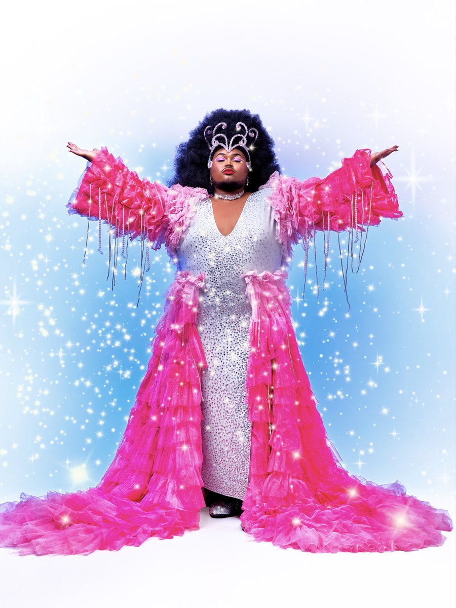 jordannvicente's tweet image. A temporada inteira disseram que eu não entregava.
Que eu não surpreendia.
Que eu não tinha look.

Na final, eu respondi.

Peguei o personagem que criaram de mim na IA
e transformei em realidade.

Isso não é só roupa.
É resposta.
É história.
É final. #cdb #CorridaDasBlogueiras