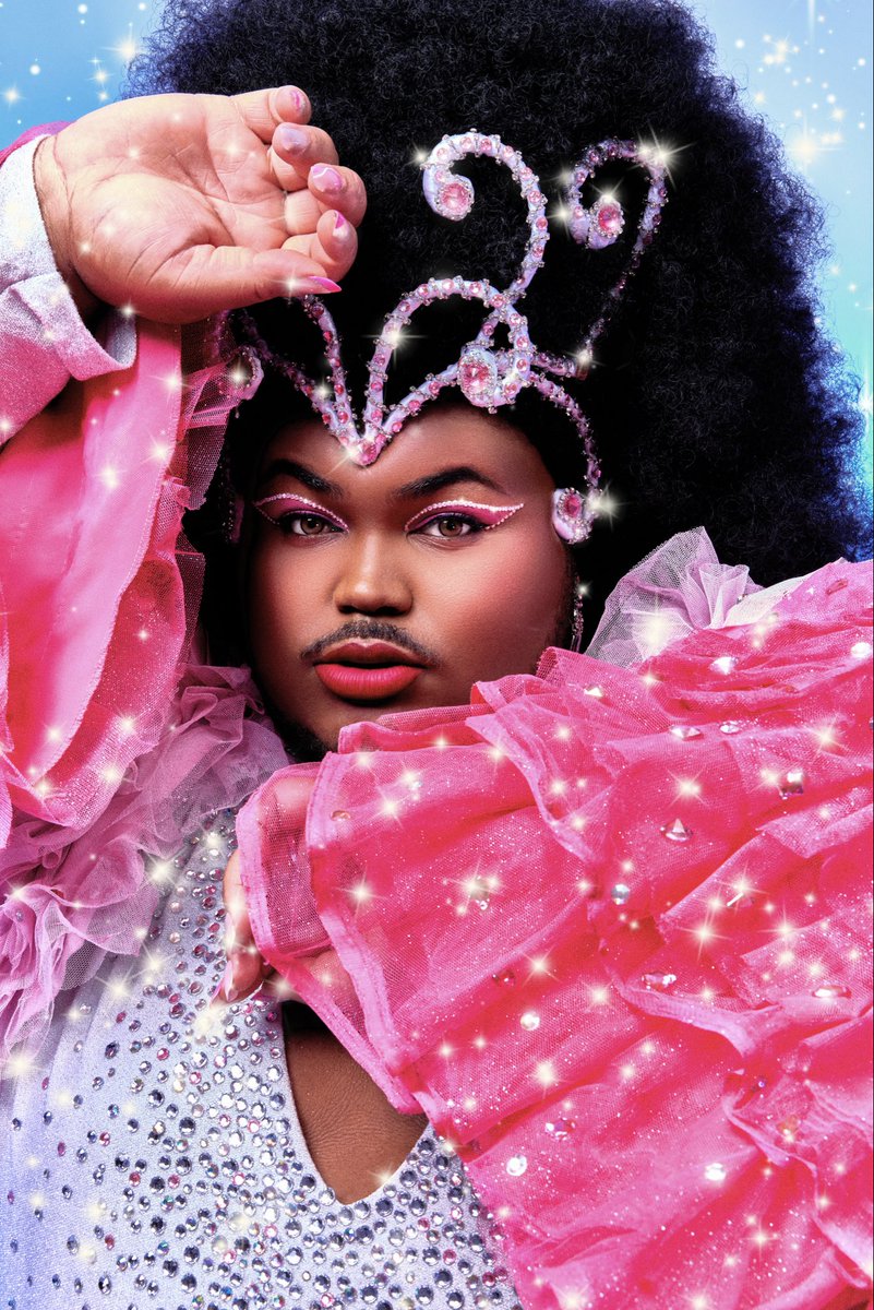 jordannvicente's tweet image. A temporada inteira disseram que eu não entregava.
Que eu não surpreendia.
Que eu não tinha look.

Na final, eu respondi.

Peguei o personagem que criaram de mim na IA
e transformei em realidade.

Isso não é só roupa.
É resposta.
É história.
É final. #cdb #CorridaDasBlogueiras